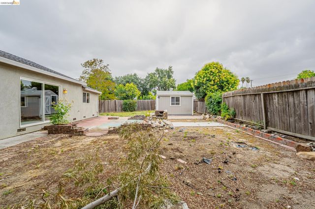 2465 Mountain View Dr, Concord, CA 94520