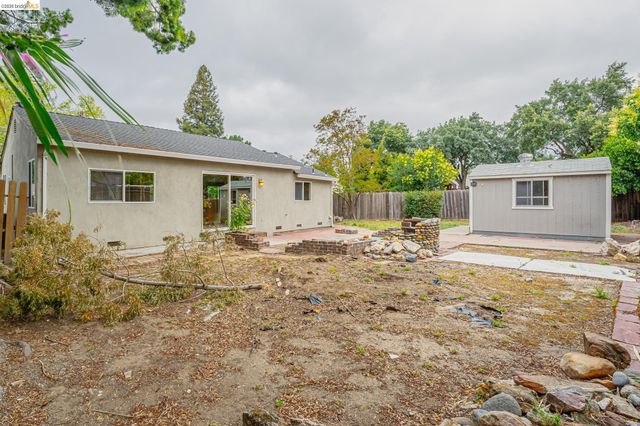 2465 Mountain View Dr, Concord, CA 94520