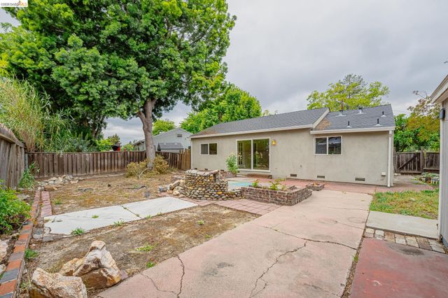 2465 Mountain View Dr, Concord, CA 94520