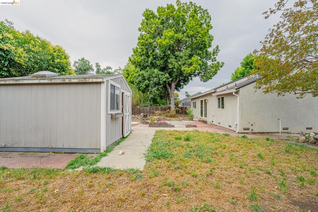 2465 Mountain View Dr, Concord, CA 94520