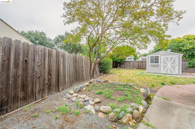 2465 Mountain View Dr, Concord, CA 94520