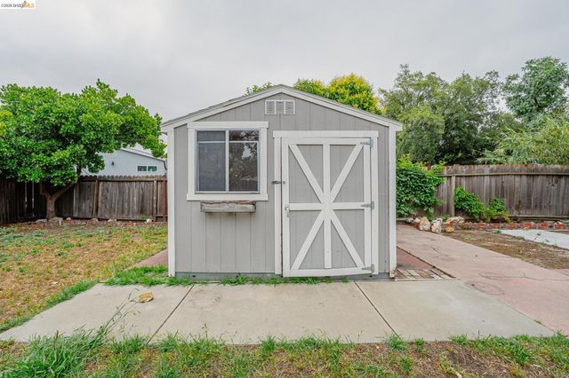 2465 Mountain View Dr, Concord, CA 94520