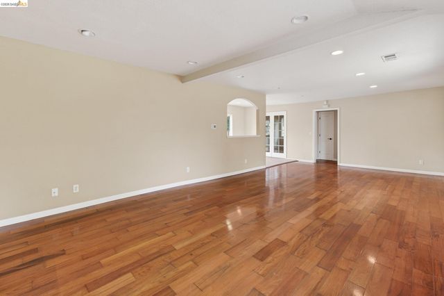2465 Mountain View Dr, Concord, CA 94520