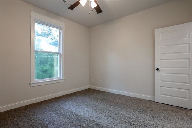 27 Kirkcudbright Lane, Bella Vista, AR 72715