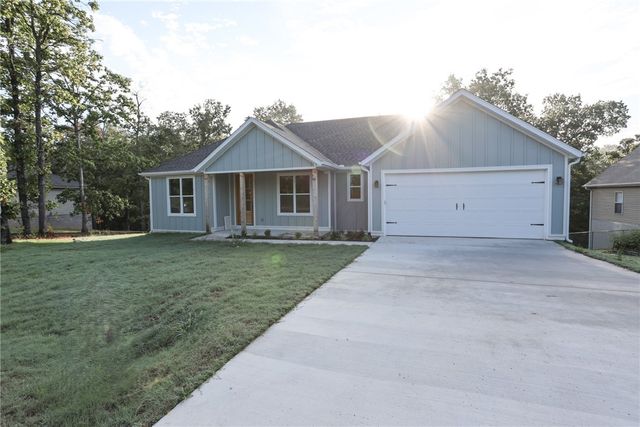 27 Kirkcudbright Lane, Bella Vista, AR 72715