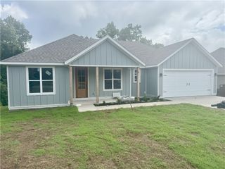 27 Kirkcudbright Lane, Bella Vista, AR 72715