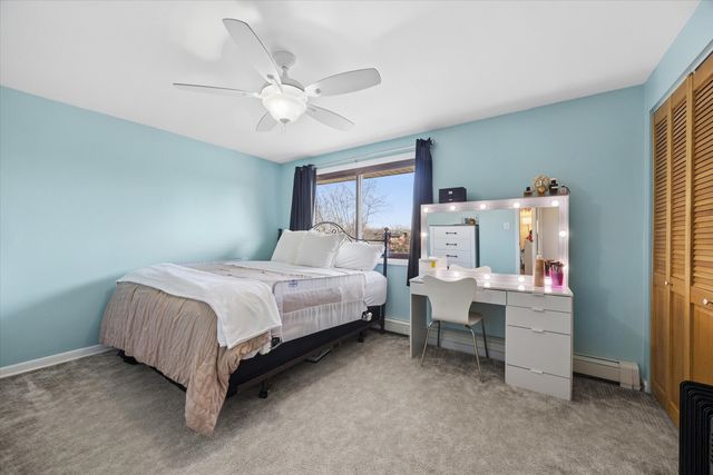 1240 S LORRAINE Road 3B, Wheaton, IL 60189