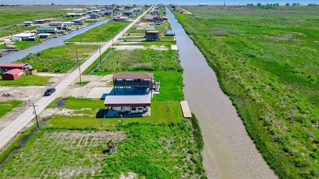 1321 Van Sant, Gilchrist, TX 77617