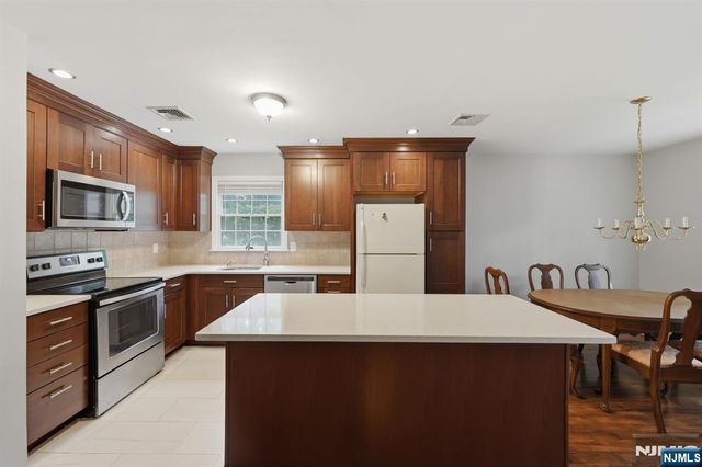 117 S Maple 1172, Park Ridge, NJ 07656