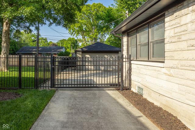 6830 N Delaware Street, Indianapolis, IN 46220