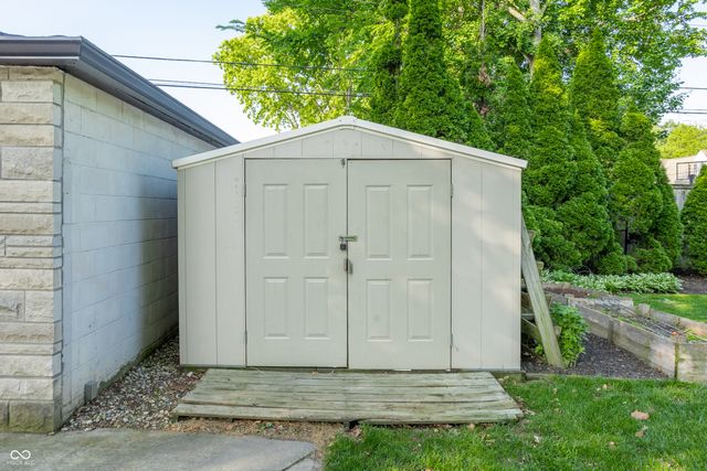 6830 N Delaware Street, Indianapolis, IN 46220