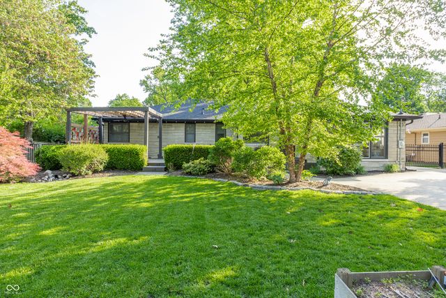6830 N Delaware Street, Indianapolis, IN 46220