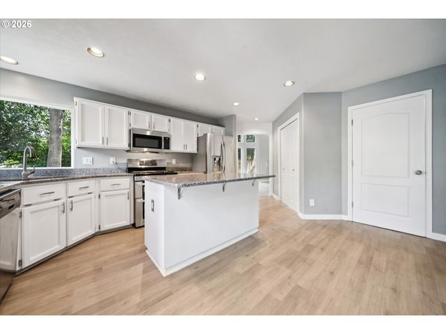 3302 Ne OLYMPIC St, Hillsboro, OR 97124