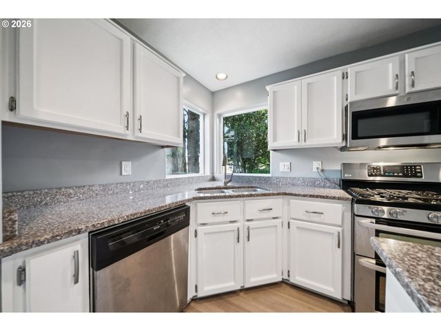 3302 Ne OLYMPIC St, Hillsboro, OR 97124