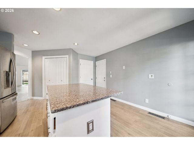 3302 Ne OLYMPIC St, Hillsboro, OR 97124