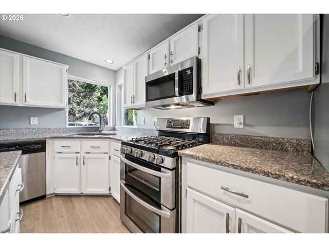 3302 Ne OLYMPIC St, Hillsboro, OR 97124
