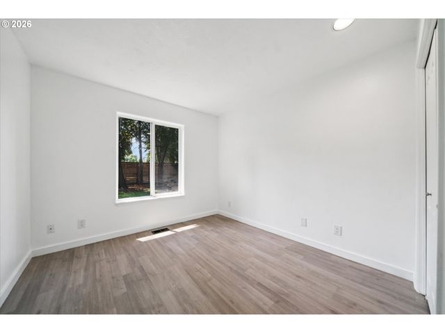 3302 Ne OLYMPIC St, Hillsboro, OR 97124