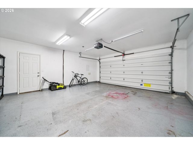 3302 Ne OLYMPIC St, Hillsboro, OR 97124
