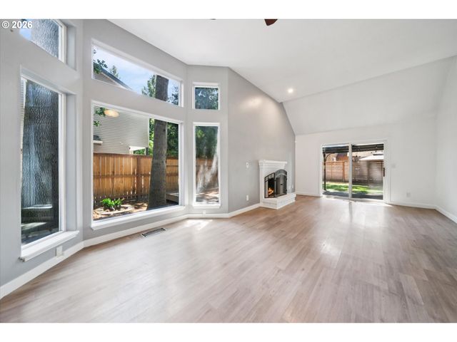 3302 Ne OLYMPIC St, Hillsboro, OR 97124