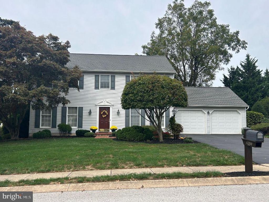 4189 GREYWOOD DR, York, PA 17402