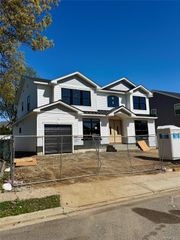 86 Southwood Circle, Syosset, NY 11791