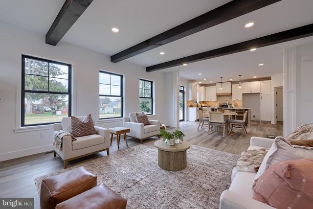 514 WOODCREST AVE, Lititz, PA 17543