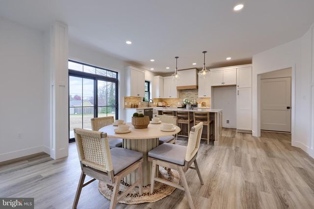 514 WOODCREST AVE, Lititz, PA 17543