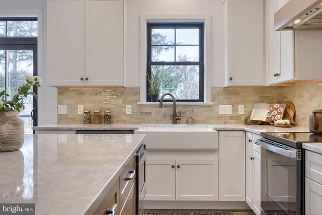 514 WOODCREST AVE, Lititz, PA 17543