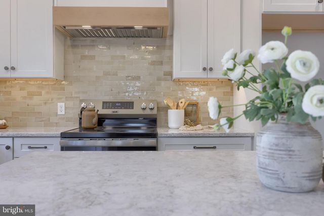 514 WOODCREST AVE, Lititz, PA 17543