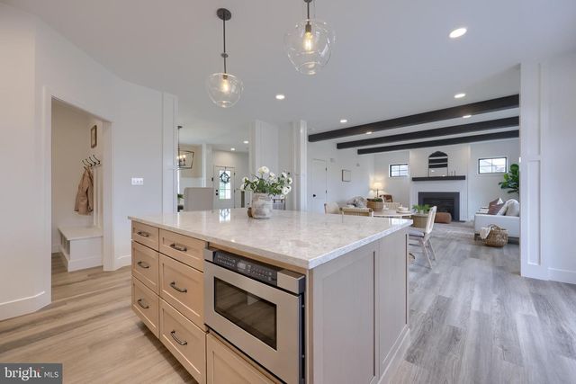 514 WOODCREST AVE, Lititz, PA 17543