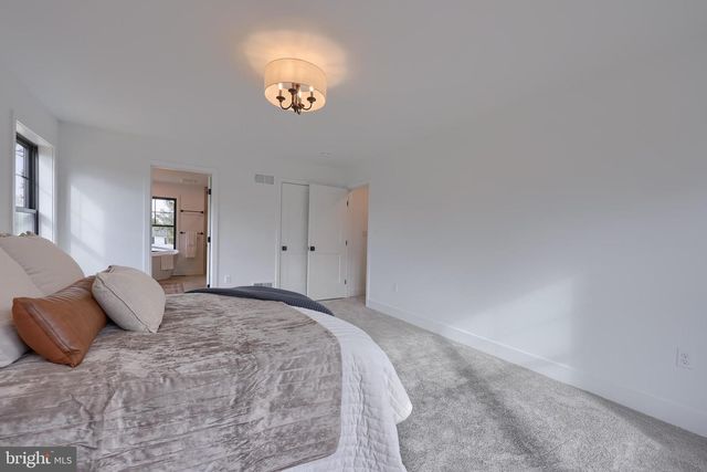 514 WOODCREST AVE, Lititz, PA 17543