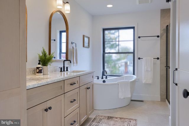 514 WOODCREST AVE, Lititz, PA 17543