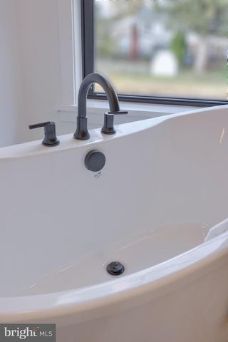 514 WOODCREST AVE, Lititz, PA 17543