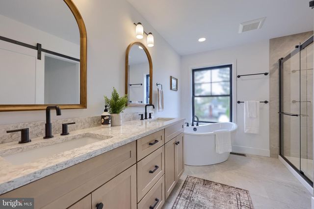 514 WOODCREST AVE, Lititz, PA 17543