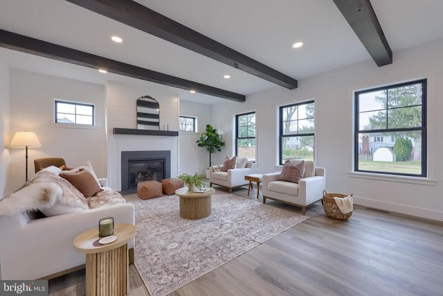 514 WOODCREST AVE, Lititz, PA 17543