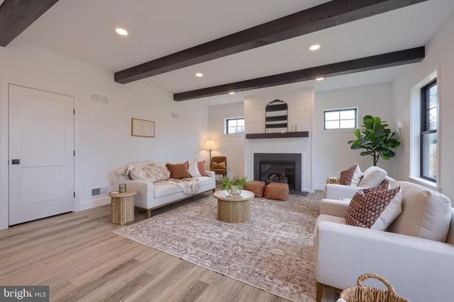 514 WOODCREST AVE, Lititz, PA 17543