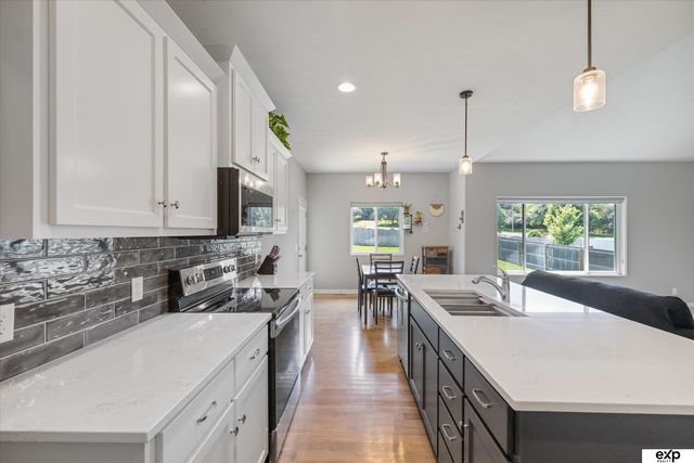 7155 Harvest Drive, Papillion, NE 68133
