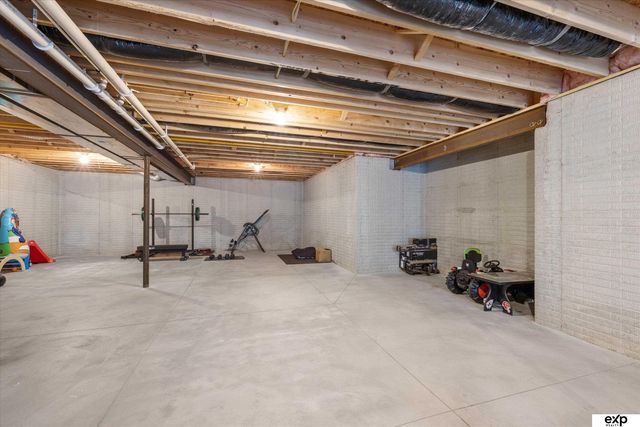 7155 Harvest Drive, Papillion, NE 68133