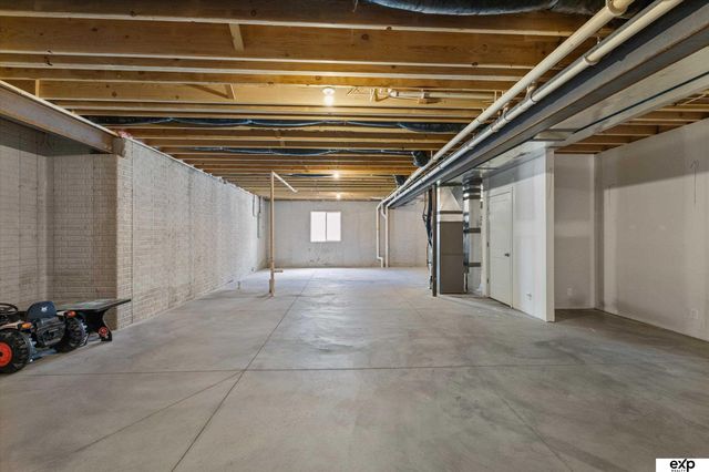 7155 Harvest Drive, Papillion, NE 68133