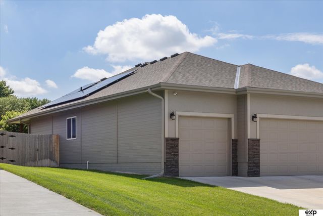 7155 Harvest Drive, Papillion, NE 68133