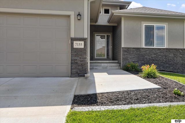 7155 Harvest Drive, Papillion, NE 68133