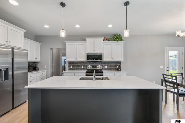 7155 Harvest Drive, Papillion, NE 68133
