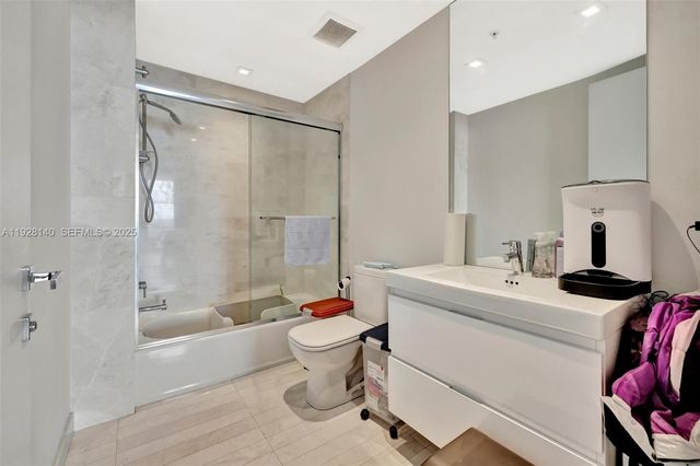 17111 Biscayne Blvd 2308, North Miami Beach, FL 33160