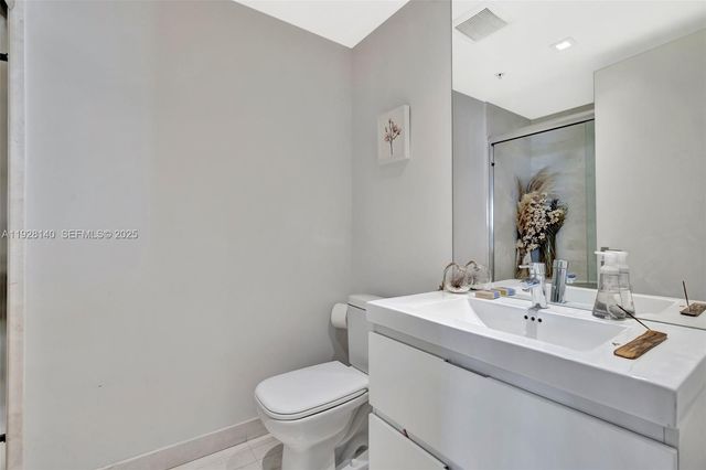 17111 Biscayne Blvd 2308, North Miami Beach, FL 33160