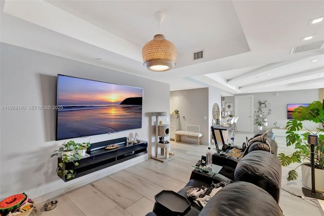 17111 Biscayne Blvd 2308, North Miami Beach, FL 33160