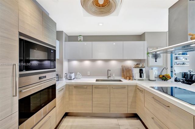 17111 Biscayne Blvd 2308, North Miami Beach, FL 33160