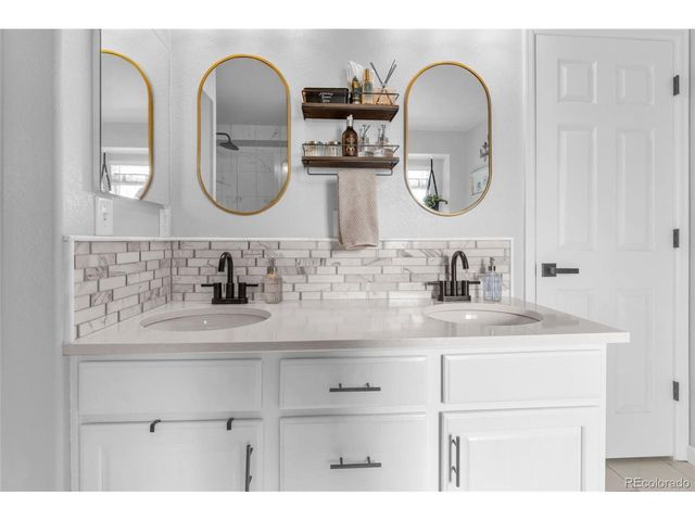 5005 S Elk St, Aurora, CO 80016