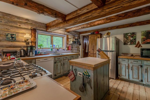 287 Powder Mill Road, Londonderry, VT 05148