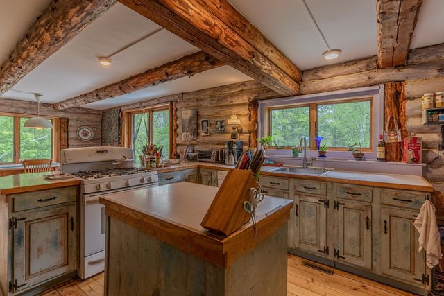 287 Powder Mill Road, Londonderry, VT 05148