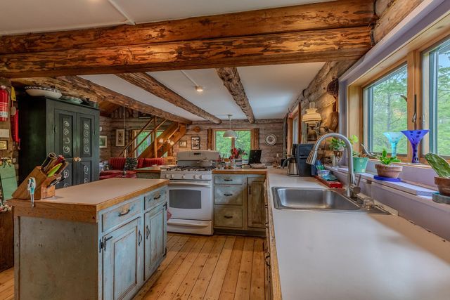 287 Powder Mill Road, Londonderry, VT 05148